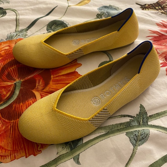 Rothys Yellow Lemon Round Toe Slip On Classic Ballet Flat Womens Size 7.5 - Picture 2 of 7